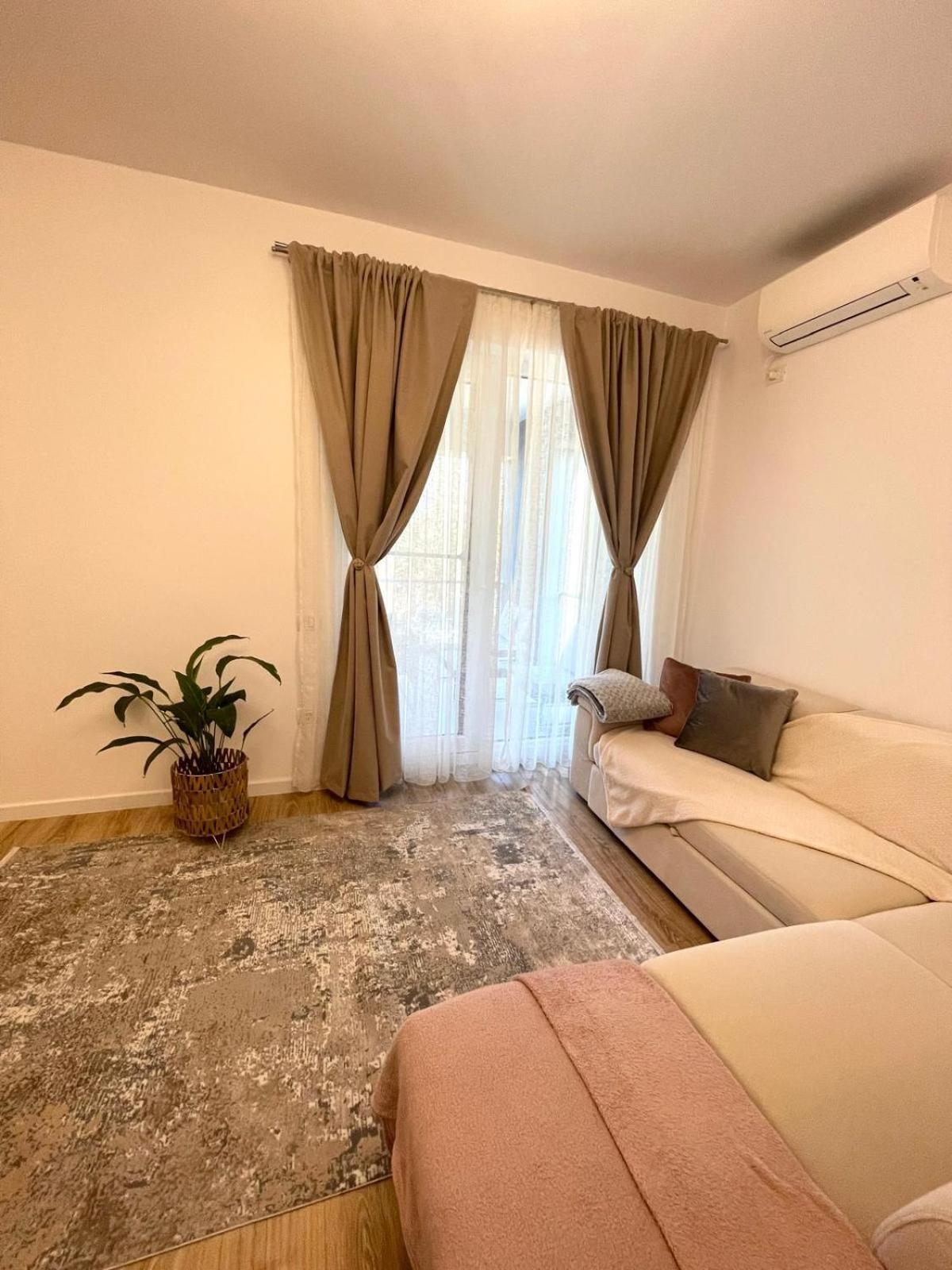 Negruzzi Apartment Dumbravita  Ngoại thất bức ảnh