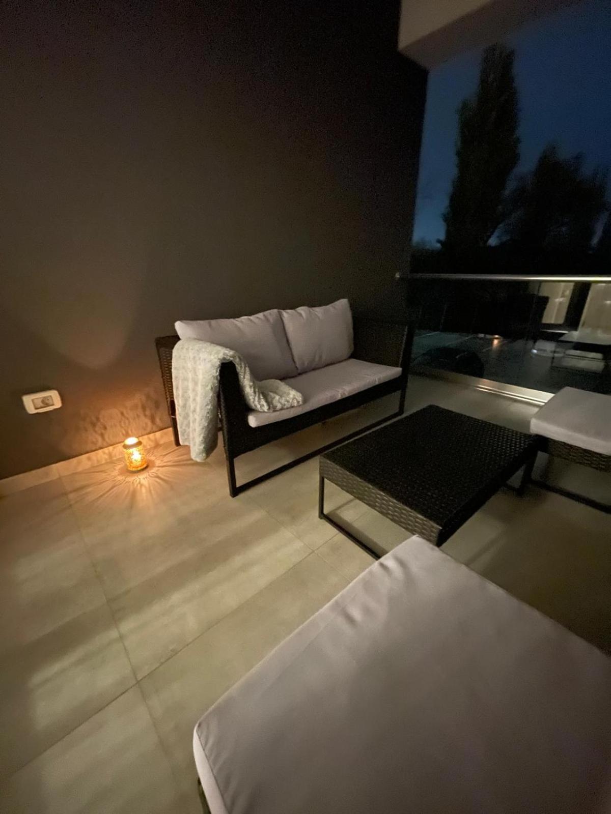 Negruzzi Apartment Dumbravita  Ngoại thất bức ảnh